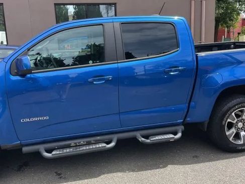 Used 2018 Chevrolet Colorado Z71 AWD/4WD image 3