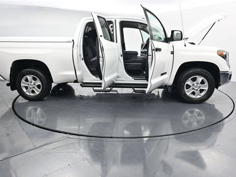 Used 2019 Toyota Tundra SR5 w/ Convenience Package AWD/4WD image 42