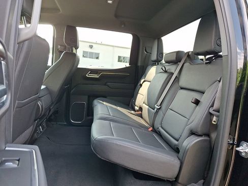 Used 2026 GMC Sierra 1500 SLT AWD/4WD image 10