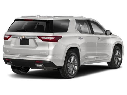 Used 2021 Chevrolet Traverse Premier w/ Redline Edition FWD image 2
