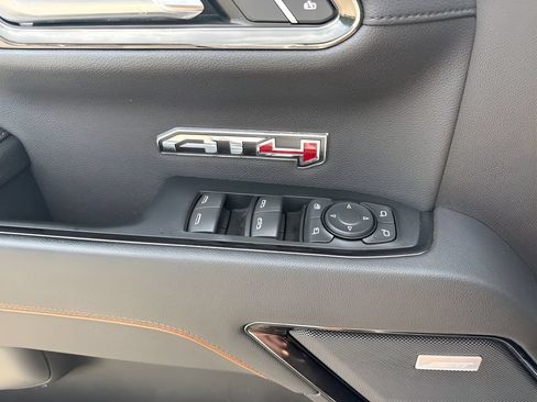 Used 2022 GMC Sierra 1500 AT4 w/ AT4 Premium Package AWD/4WD image 31