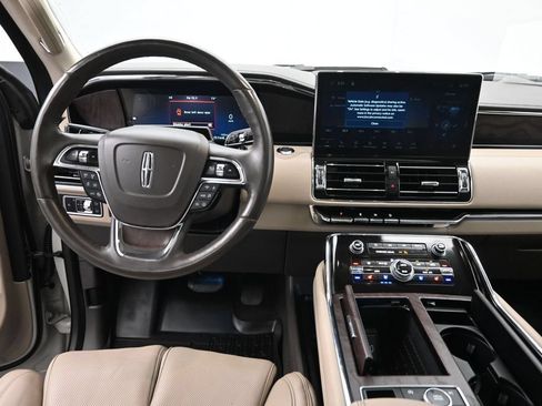 Used 2024 Lincoln Navigator L Reserve AWD/4WD image 11