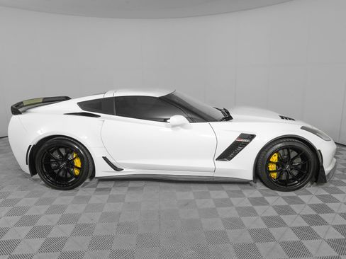 Used 2018 Chevrolet Corvette Z06 RWD image 4