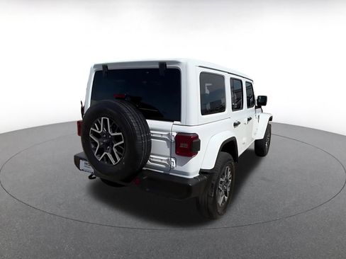 Used 2025 Jeep Wrangler Unlimited Sahara AWD/4WD image 14