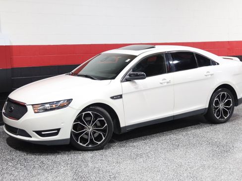 Used 2013 Ford Taurus SHO image 18