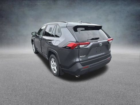 Used 2021 Toyota RAV4 XLE w/ XLE Grade Weather Package AWD/4WD image 3