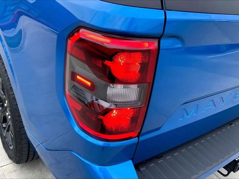 Used 2025 Ford Maverick Lobo image 28