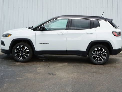 Used 2024 Jeep Compass Limited AWD/4WD image 3
