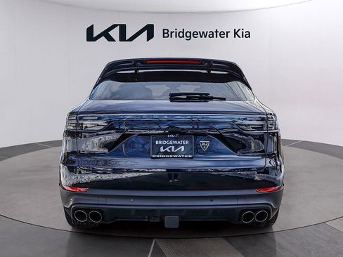 Used 2021 Porsche Cayenne S AWD/4WD image 5