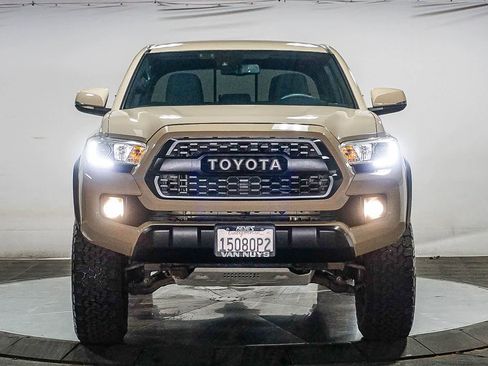 Used 2019 Toyota Tacoma TRD Off-Road w/ Technology Package image 2