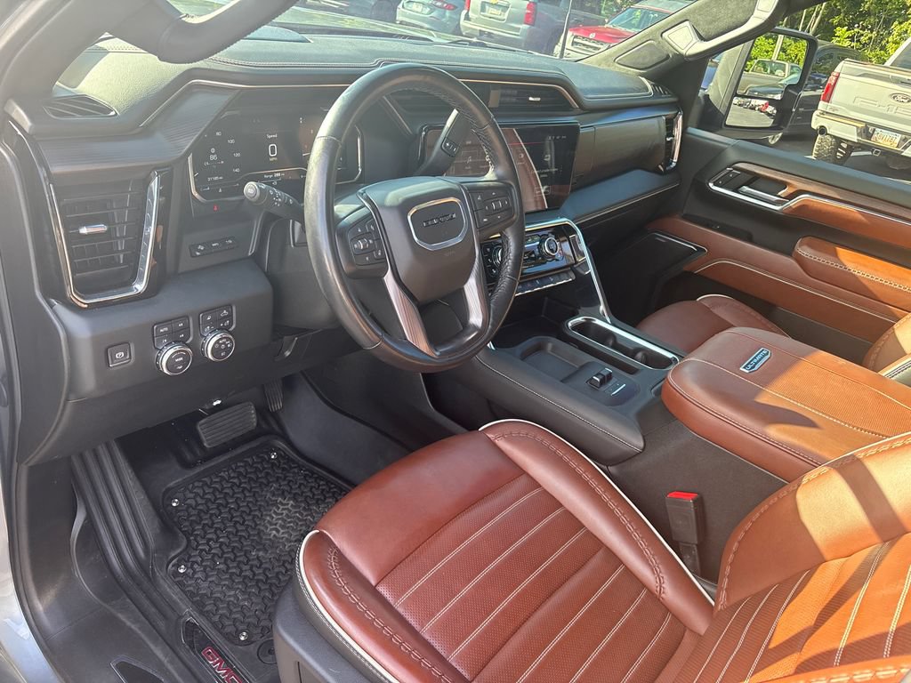 Used 2024 GMC Sierra 2500 Denali Ultimate w/ Max Trailering Package AWD/4WD image 15