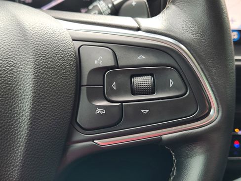 Used 2021 Buick Envision Essence w/ Technology Package I FWD image 24