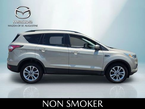 Used 2017 Ford Escape SE w/ Equipment Group 201A FWD image 8