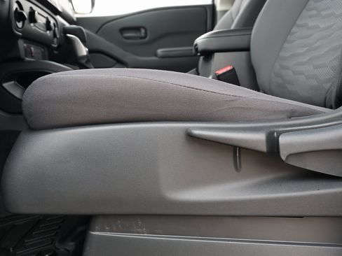 Used 2025 Nissan Frontier S w/ S Utility Package image 29