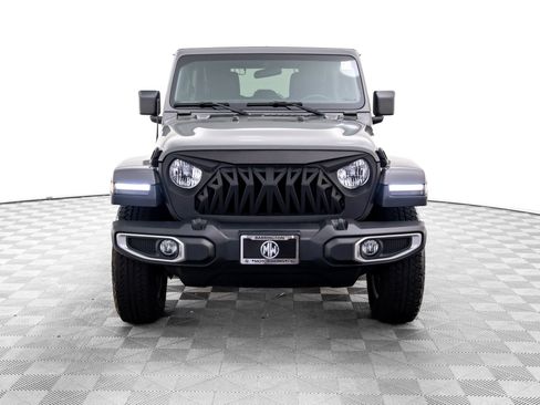 Used 2018 Jeep Wrangler Unlimited Sahara w/ Dual Top Group image 10