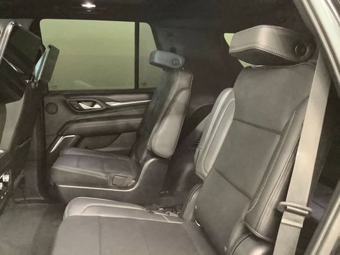 Used 2021 GMC Yukon Denali w/ Denali Premium Package AWD/4WD image 8
