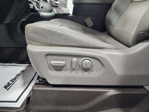 Used 2022 GMC Sierra 3500 SLT w/ SLT Preferred Package image 10