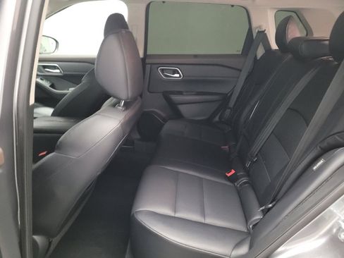 Used 2021 Nissan Rogue SV w/ Premium Package FWD image 18