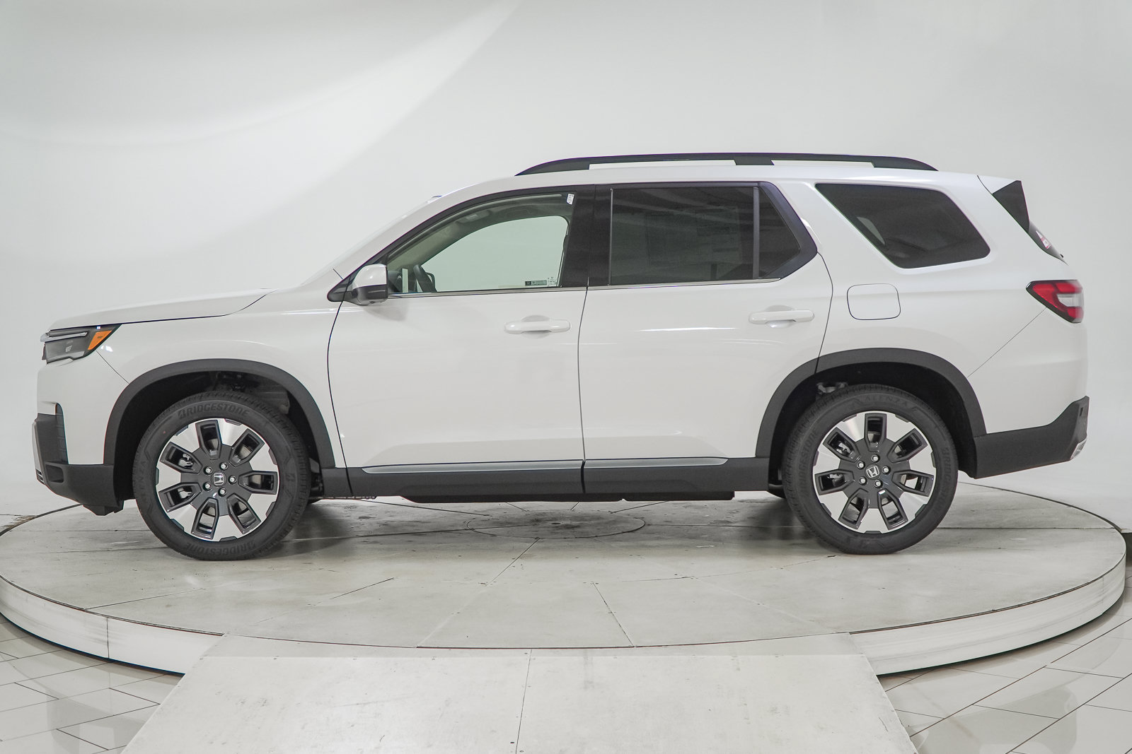 New 2026 Honda Pilot Touring image 5