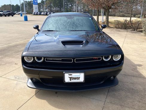 Used 2022 Dodge Challenger R/T image 2
