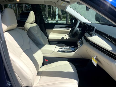 Certified 2025 INFINITI QX60 Pure w/ Cargo Package image 24