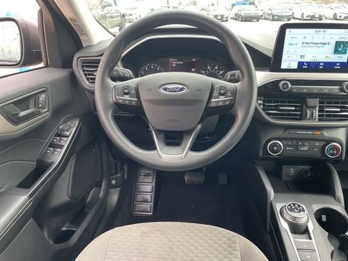 Used 2022 Ford Escape SE image 12