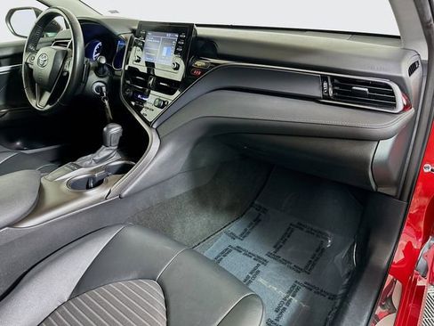 Used 2024 Toyota Camry SE image 28