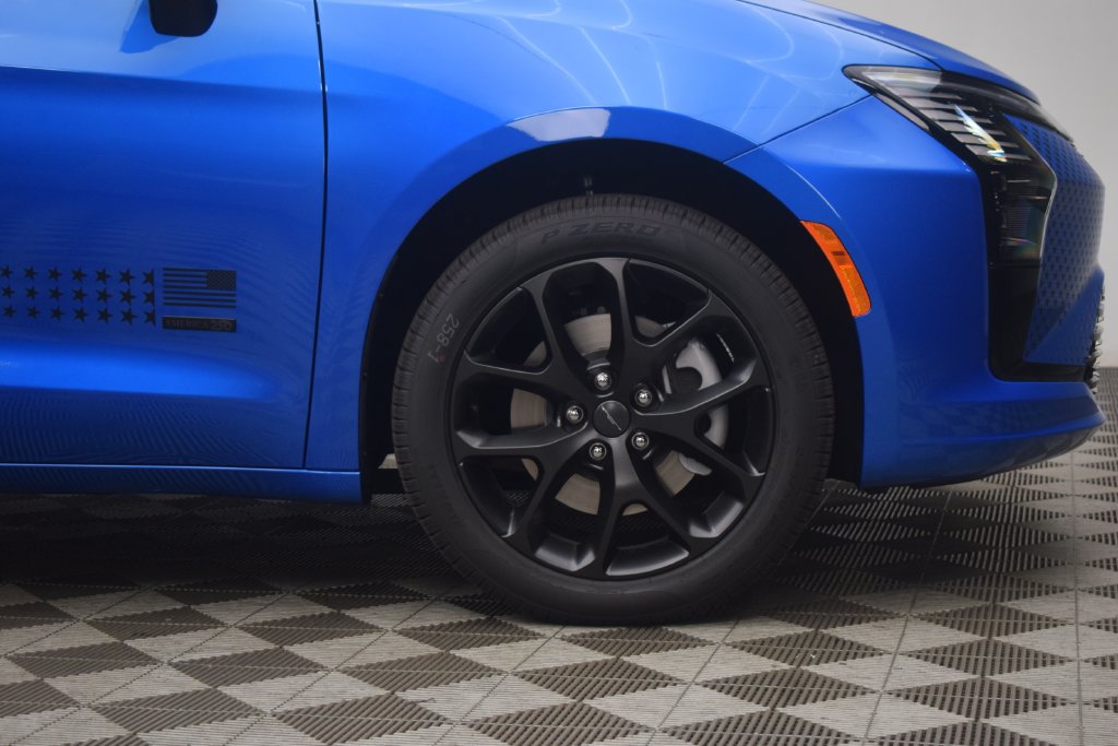 New 2027 Chrysler Pacifica Select AWD/4WD image 7