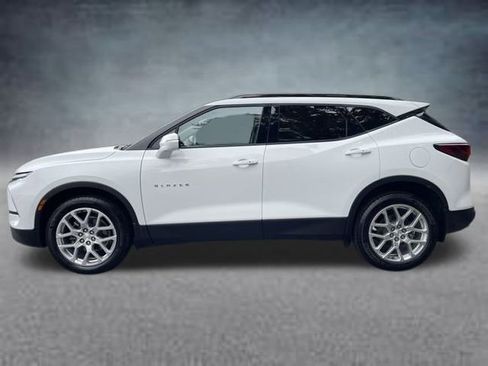 Used 2025 Chevrolet Blazer LT image 2