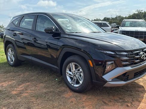 Certified 2026 Hyundai Tucson SE FWD image 1
