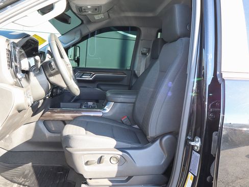 Used 2025 Chevrolet Silverado 2500 LT w/ Trail Boss Package image 7