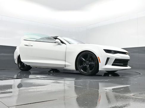 Used 2017 Chevrolet Camaro LT RWD image 32
