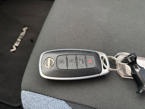 Used 2025 Nissan Versa SV FWD image 21