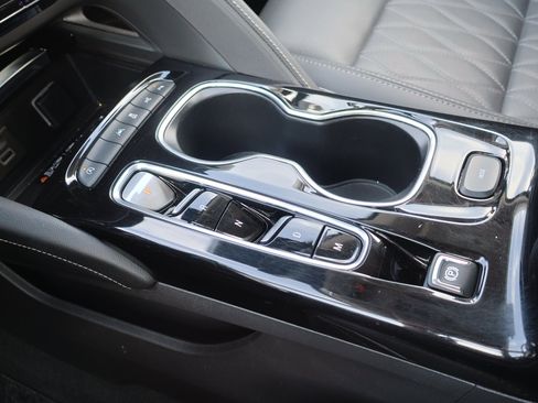 Used 2023 Buick Envision Avenir image 26