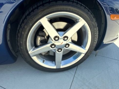 Used 2005 Chevrolet Corvette Coupe w/ Preferred Equipment Group RWD image 9