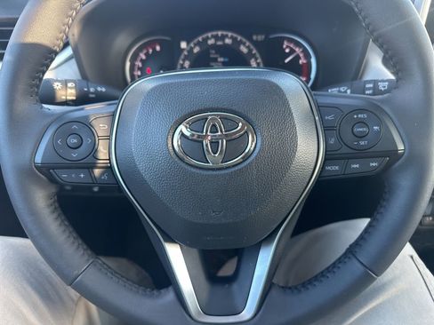 Used 2025 Toyota RAV4 XLE Premium image 22