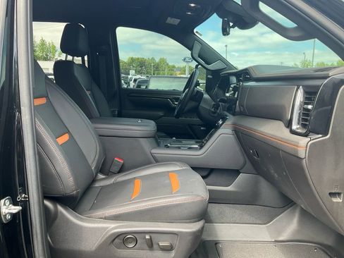 Used 2025 GMC Sierra 2500 AT4 w/ AT4 Premium Plus Package AWD/4WD image 12