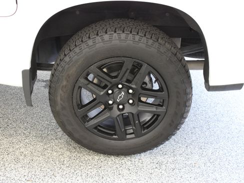 Used 2025 Chevrolet Silverado 1500 RST AWD/4WD image 12