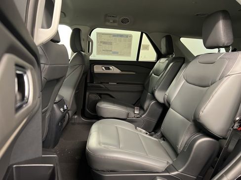 New 2026 Ford Explorer Active image 31