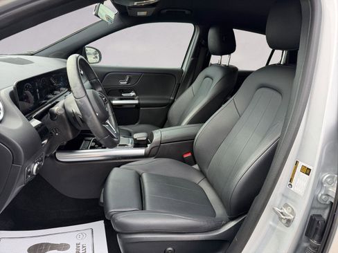 Used 2023 Mercedes-Benz GLA 250 4MATIC image 9