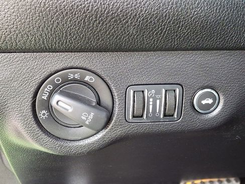 Used 2015 Dodge Challenger R/T Scat Pack w/ Technology Group image 28