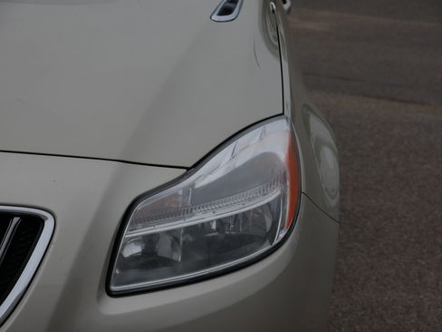 Used 2013 Buick Regal Premium FWD image 16