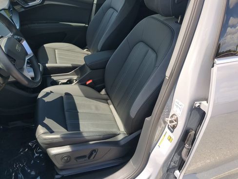 Used 2023 Audi Q4 e-tron Premium w/ Convenience Package RWD image 20
