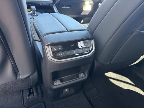 New 2026 Lexus TX 500h AWD image 16