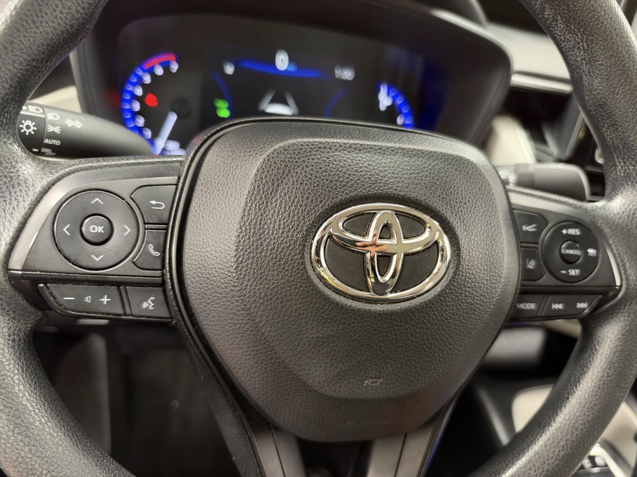 Used 2022 Toyota Corolla LE FWD image 18