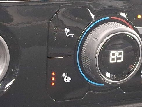 Used 2022 Chevrolet Silverado 1500 LT image 23