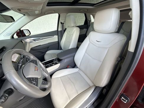 Certified 2023 Cadillac XT5 Premium Luxury w/ LPO, Floor Liner Package image 20