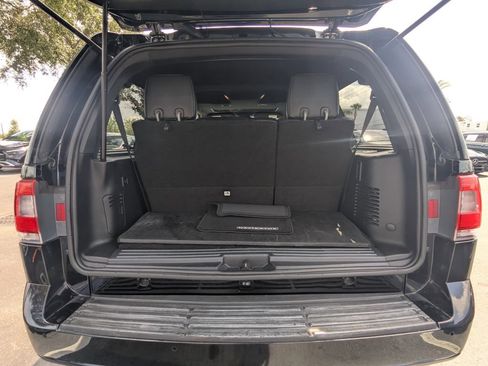 Used 2017 Lincoln Navigator Reserve RWD image 23