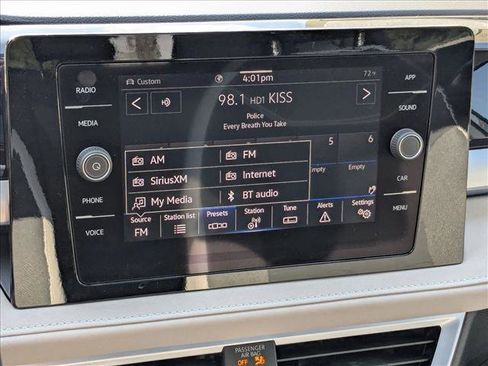 New 2025 Volkswagen Taos SE image 15