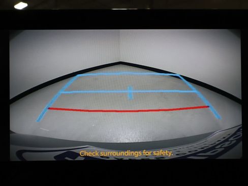 Used 2025 Toyota Sienna XLE image 13